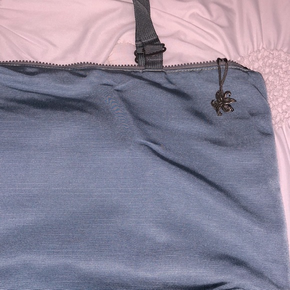 ⭐️ FLASH SALE ⭐️LARGE BEAUTIFUL BLUE PLEATED BOW  PURSE - Picture 3 of 10